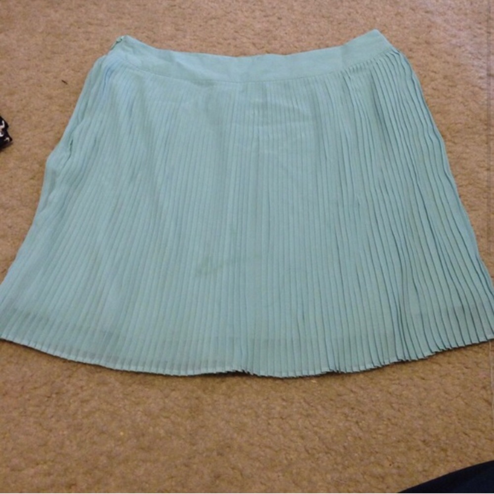 Forever 21 Pleated Skirt Size L
